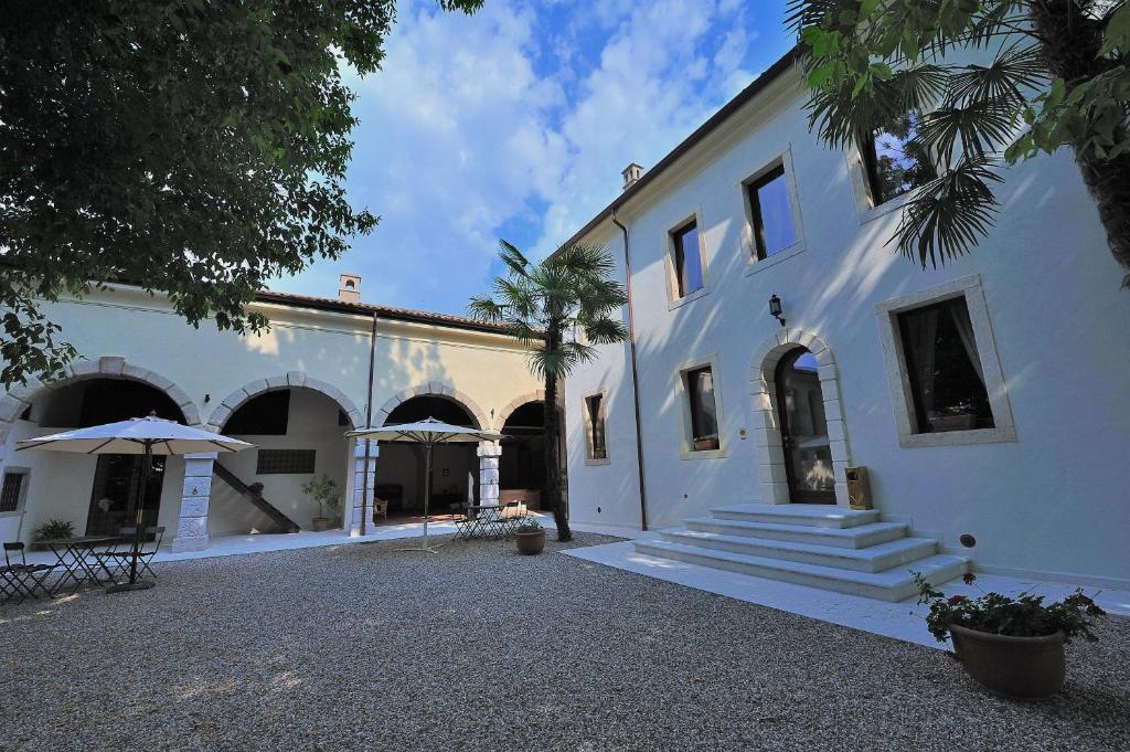 Villa Ferrario Relais Costermano Bagian luar foto