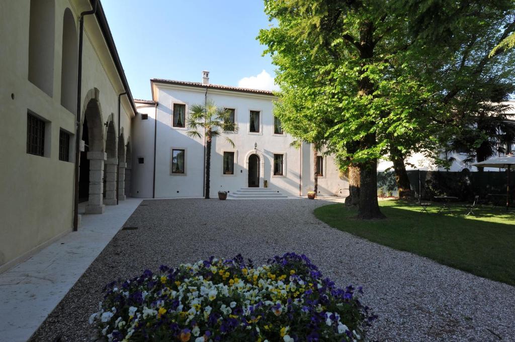 Villa Ferrario Relais Costermano Bagian luar foto